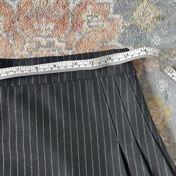 🎬 | Black and white striped skirt - Picture 4 of 4